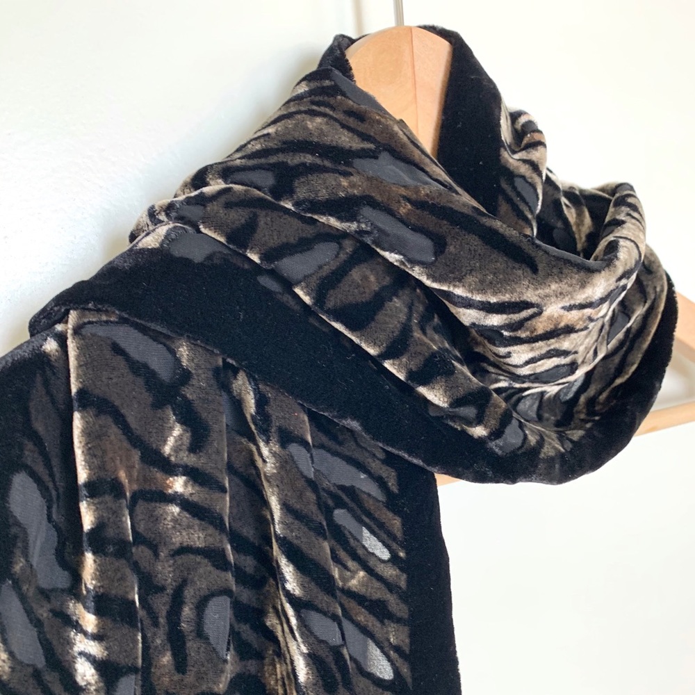 Valerie Stevens Velvet Silk Rayon Leopard Scarf